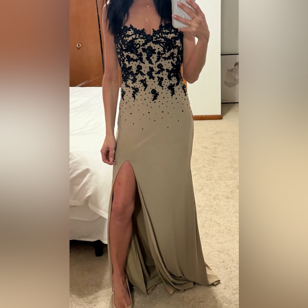 Prom | Formal | La Femme Dress | Maxi